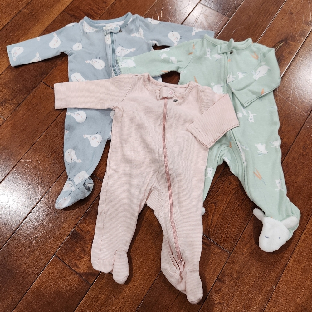 Baby girl sleepers bundle, size 3 mo, carter's